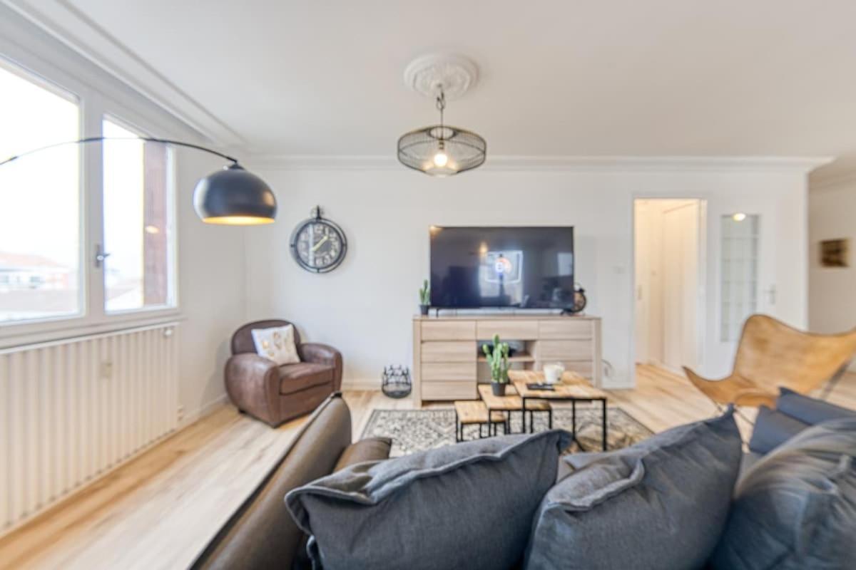 Magnificent Apartment, 4 Bedrooms, Fiber Wifi Grenoble Luaran gambar